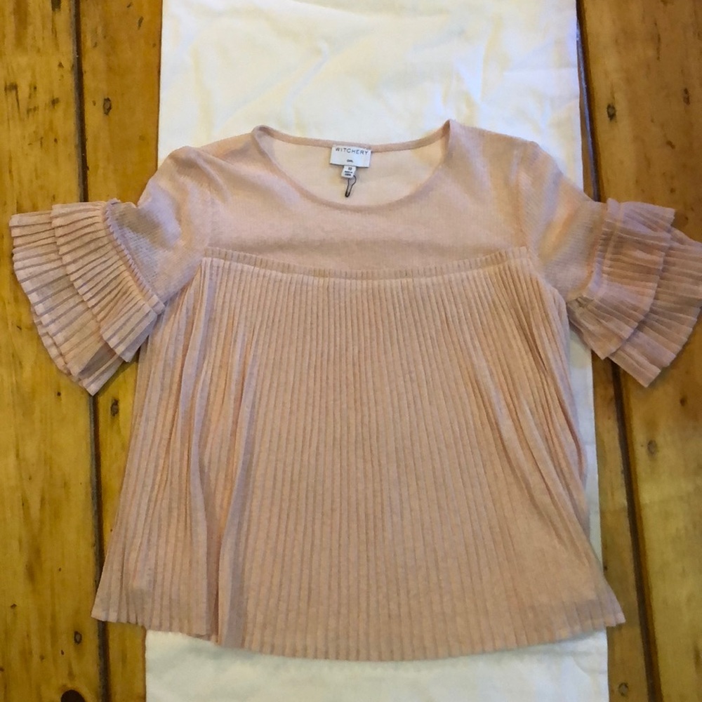 Pink top in great condition.